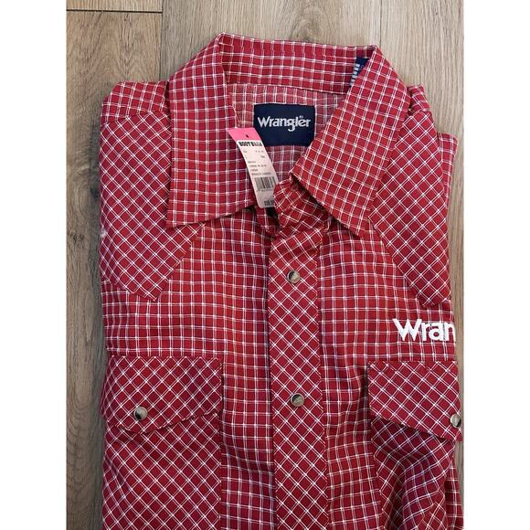 Wrangler NWT Large Logo Red Plaid Button Up Shirt Pearl Snap Western Boot Barn - Picture 4 of 5